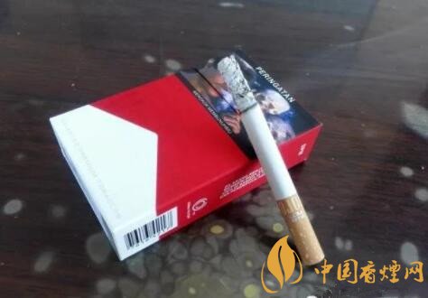 印尼完稅新款硬紅萬寶路外包裝欣賞及口感測評(píng)